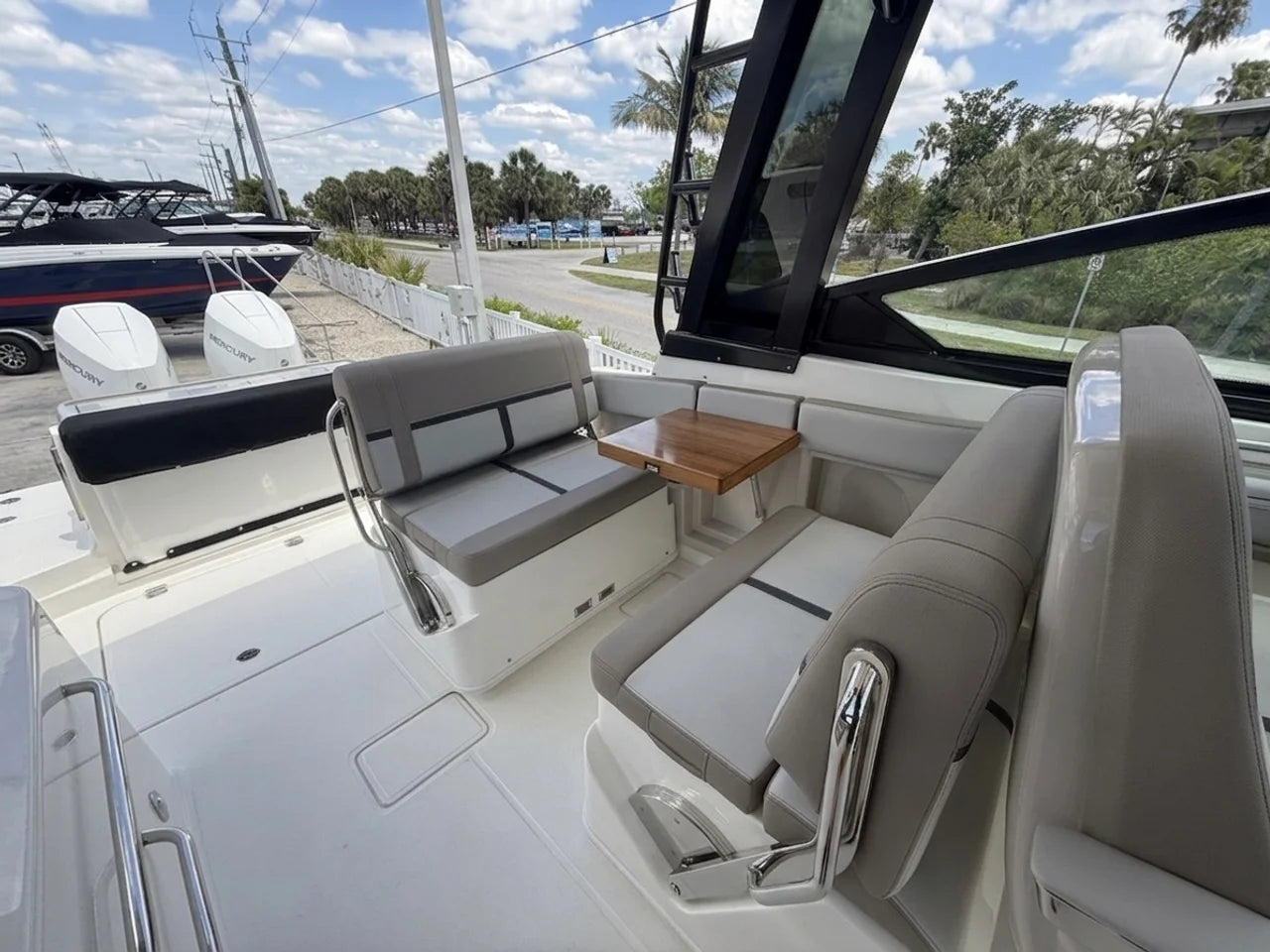 2025 Boston Whaler 330 Vantage 33.0 feet, Sarasota, FL #22