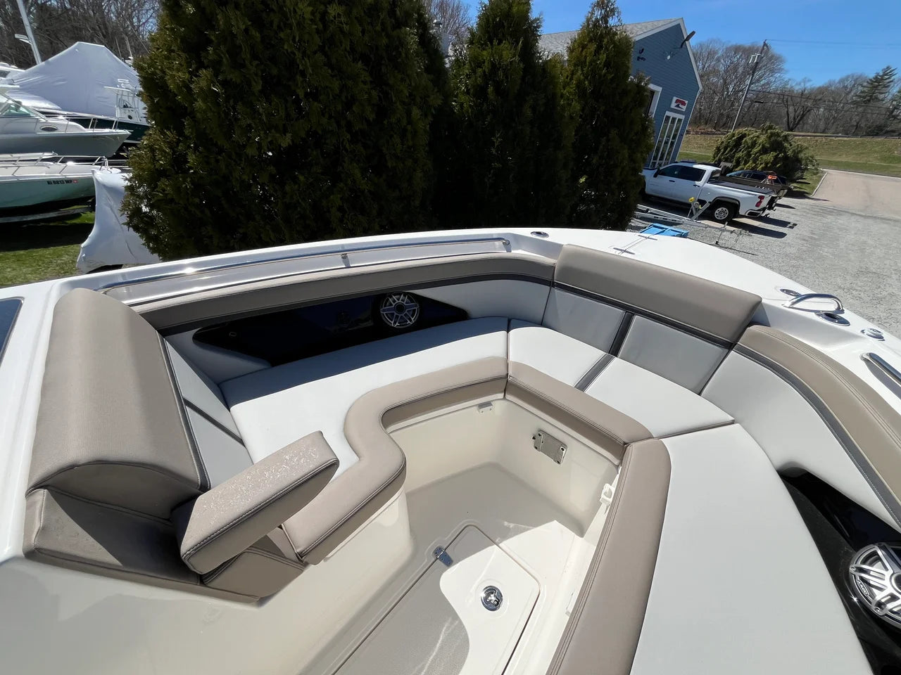 2026 Boston Whaler 330 Vantage 33.0 feet, Wakefield, RI #28