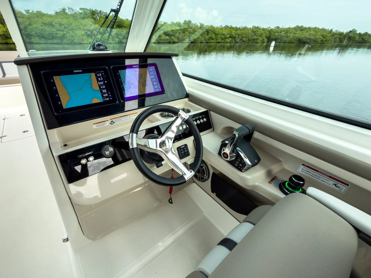 2027 Boston Whaler 330 Vantage 33.0 feet, Fort Myers, FL #15