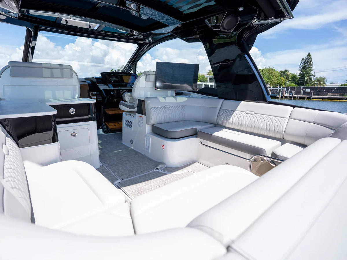 2026 Sea Ray Sundancer 370 Outboard 37.0 feet, Miami, FL #11