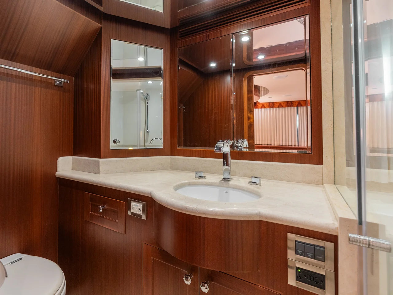2013 Ocean Alexander 65 PILOTHOUSE 69.0 feet, Thunderbolt, GA #64