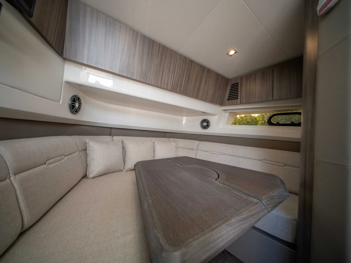 2027 Cruisers Yachts 42 GLS 42.0 feet, Lake Ozark, MO #43