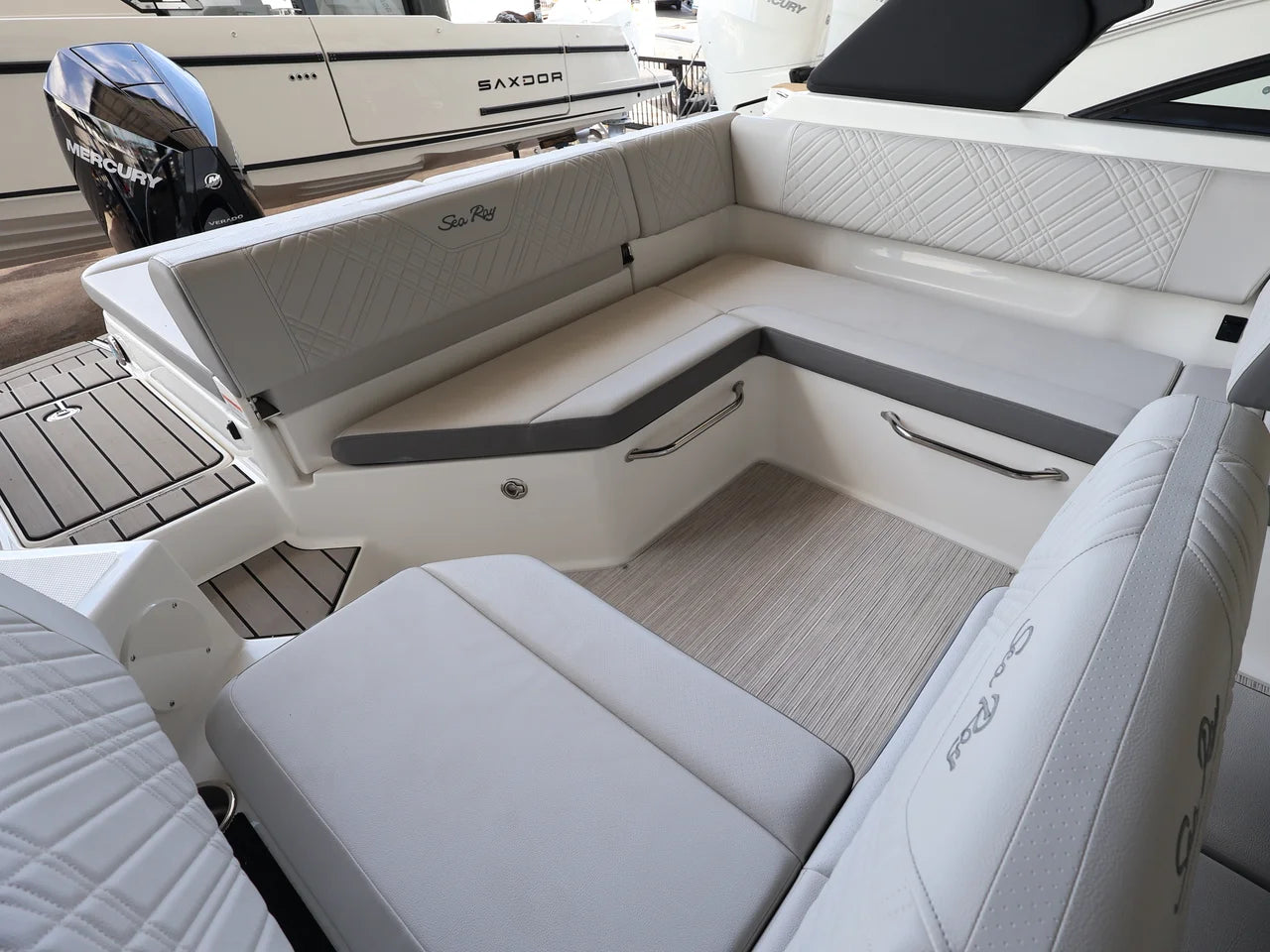 2026 Sea Ray SDX 250 Outboard 25.0 feet, Naples, Florida #12