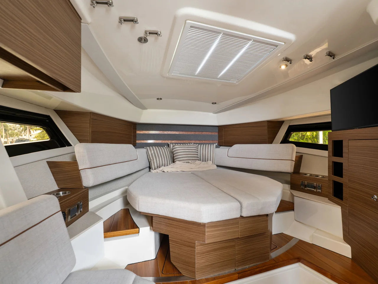 2025 Boston Whaler 365 CONQUEST 36.0 feet, Naples, Florida #53