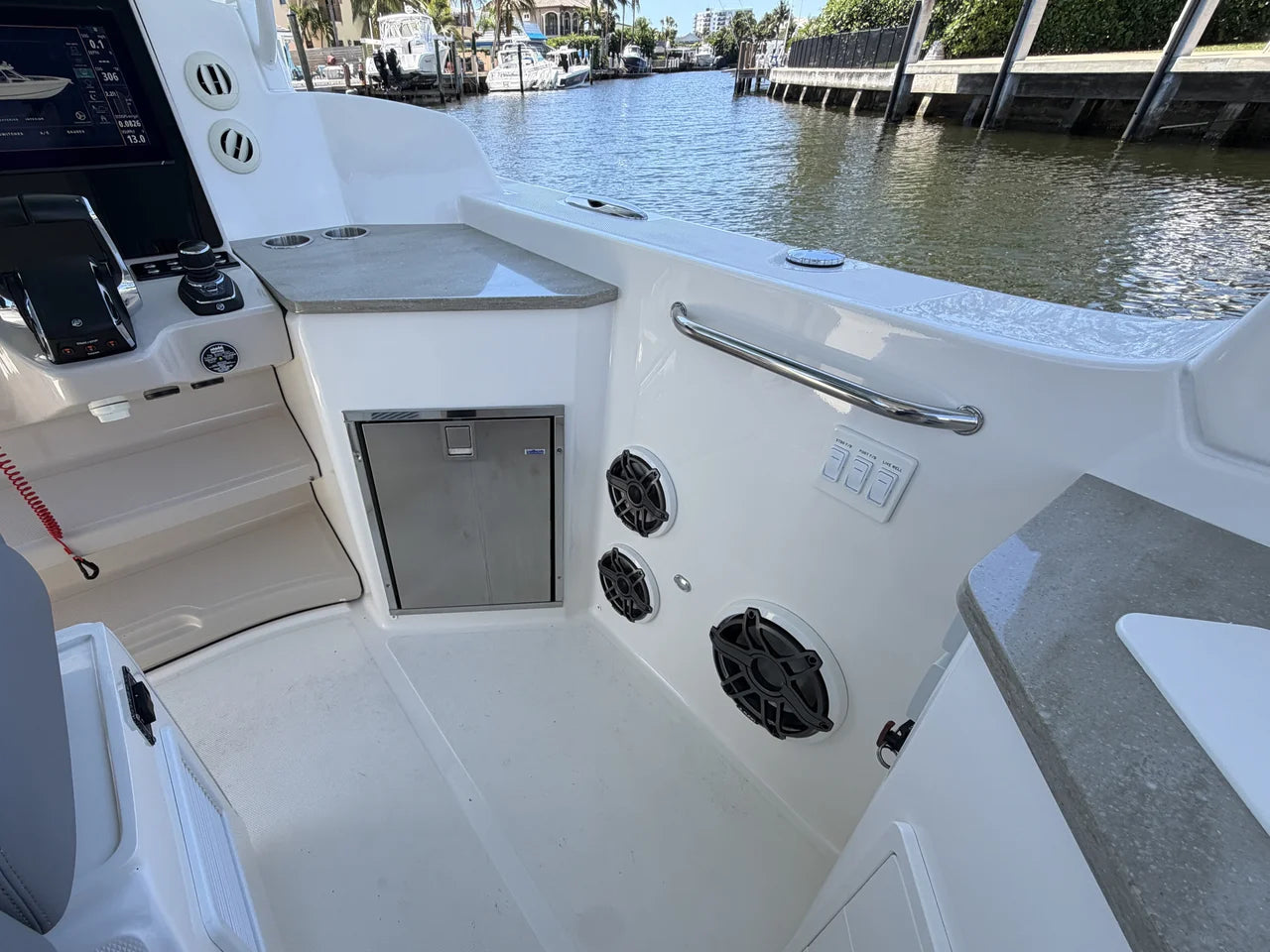 2024 Boston Whaler 350 REALM 35.0 feet, Pompano Beach, Florida #54
