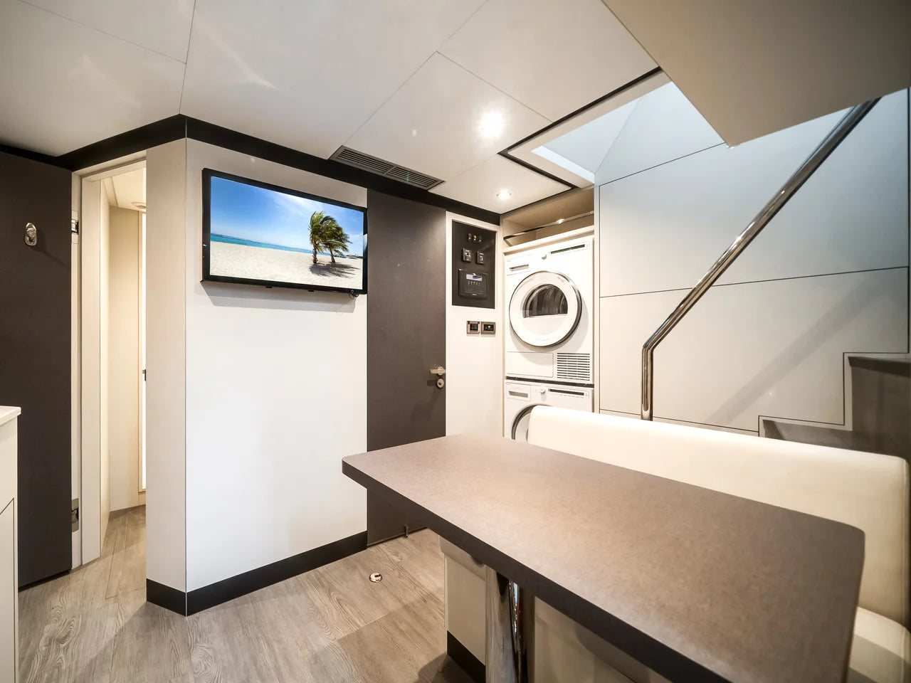 2025 Ocean Alexander 27R 88.0 feet, Fort Lauderdale, FL #100