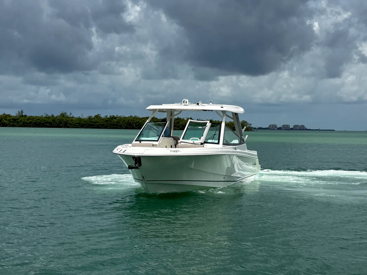 2027 Boston Whaler 330 Vantage 33.0 feet, Sarasota, FL #2