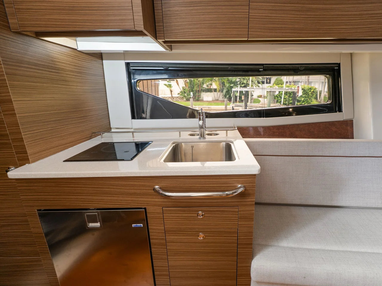 2025 Boston Whaler 365 CONQUEST 36.0 feet, Naples, Florida #52