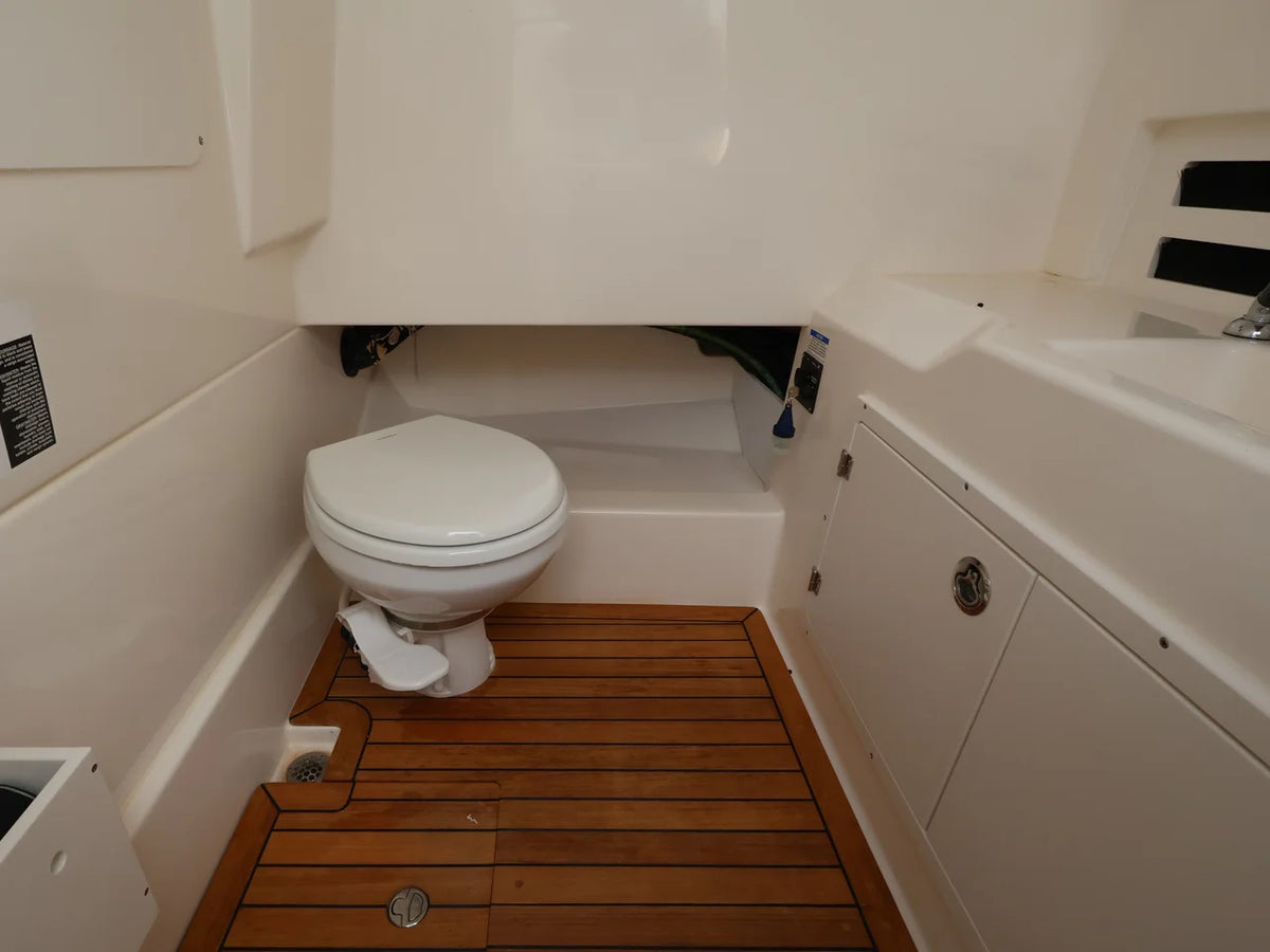 2026 Boston Whaler 330 Outrage 33.0 feet, Naples, Florida #33