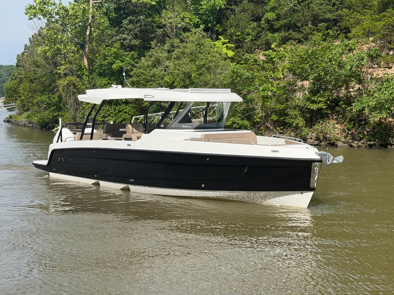 2026 Cruisers Yachts 38 VTR 38.0 feet, Lake Ozark, Missouri #7