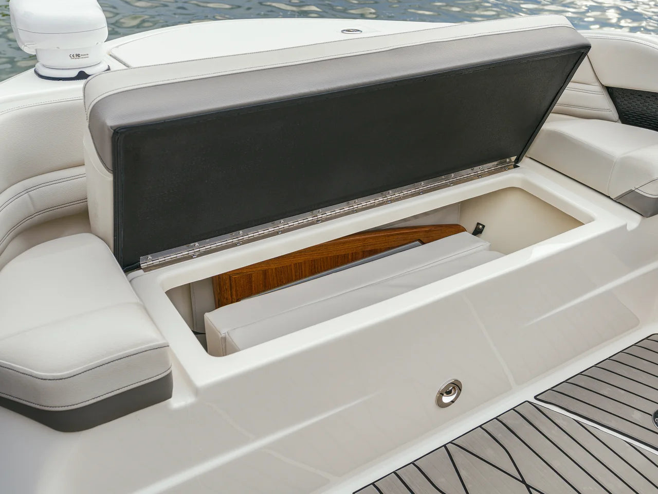 2026 Sea Ray SLX 360 Outboard  36.0 feet, Inuvik, Northwest Territories #21
