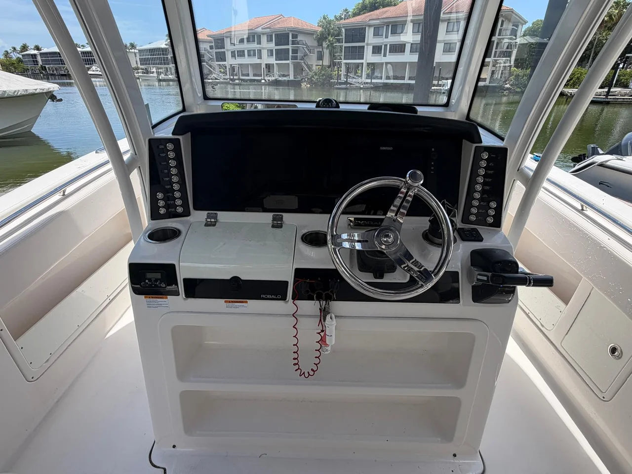2017 Robalo R302 CENTER CONSOLE 29.0 feet, Key Largo, FL #18