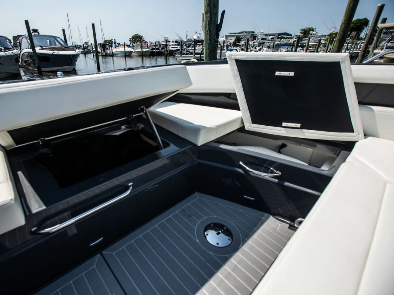 2024 Cruisers Yachts 38 GLS-OB SB 38.0 feet, Clearwater, Florida #81
