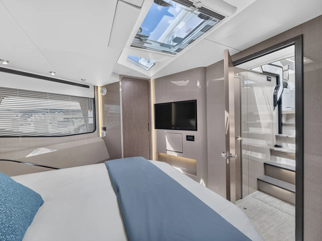 2026 Cruisers Yachts 57 FLY 57.0 feet, Stuart, Florida #20