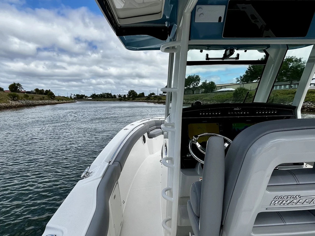 2023 Boston Whaler 330 OUTRAGE 33.0 feet, Venice, Florida #25