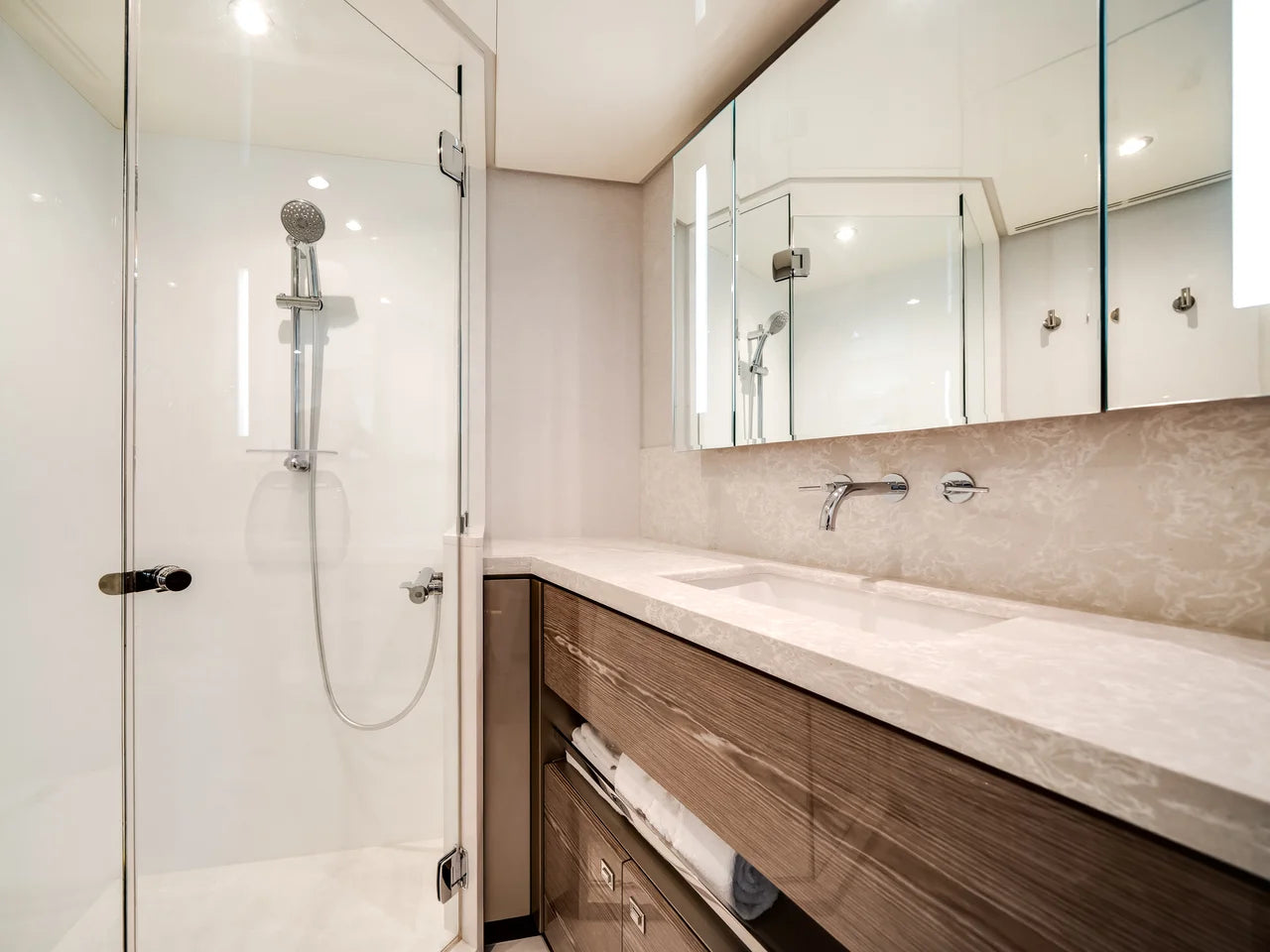 2025 Ocean Alexander 27R 88.0 feet, Fort Lauderdale, FL #71