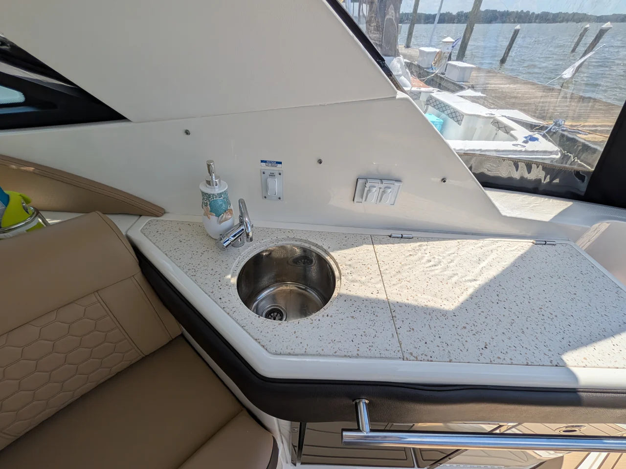 2019 Sea Ray 320 SUNDANCER 32.0 feet, Chesapeake City, MD #17