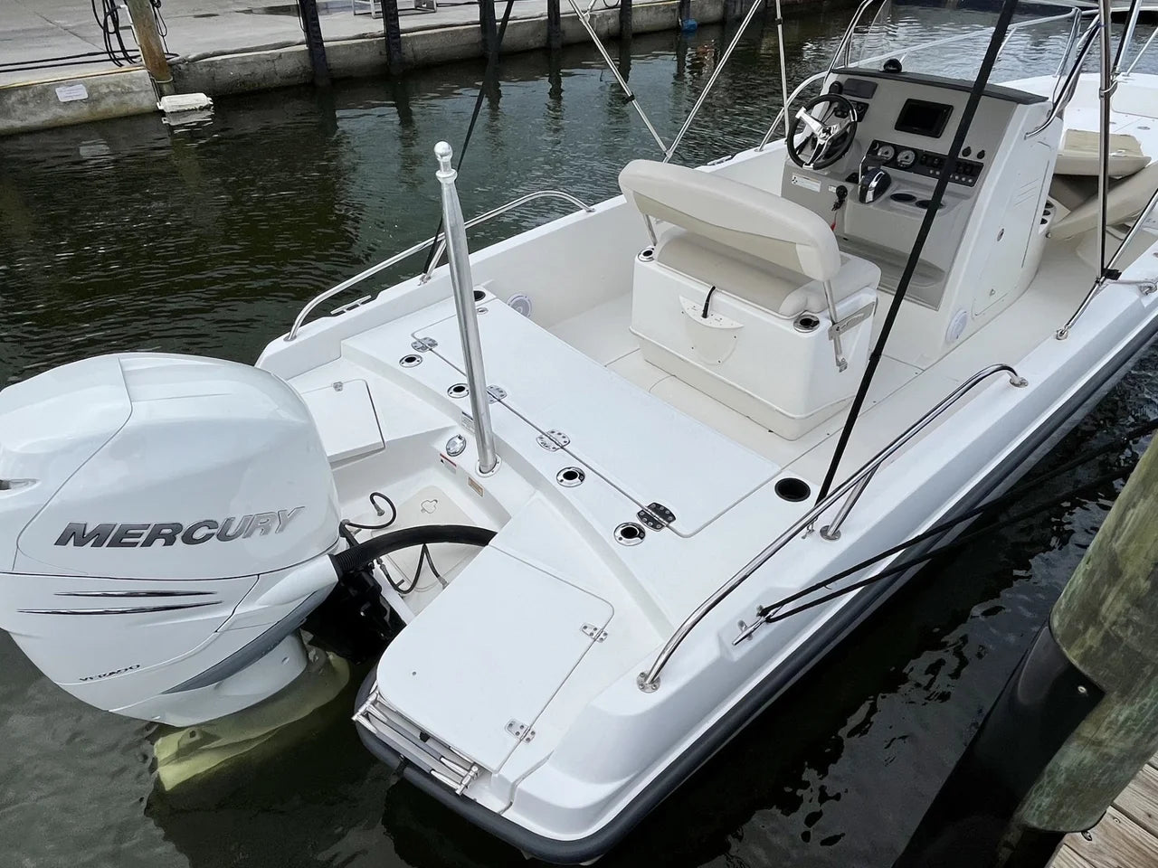 2017 Boston Whaler 240 DAUNTLESS 23.0 feet, Venice, Florida #16