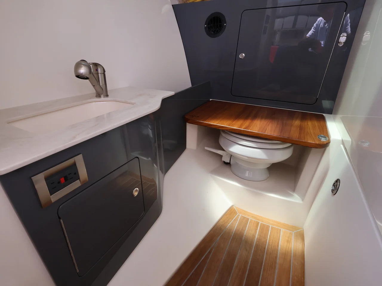 2026 Boston Whaler 330 Vantage 33.0 feet, Naples, Florida #28