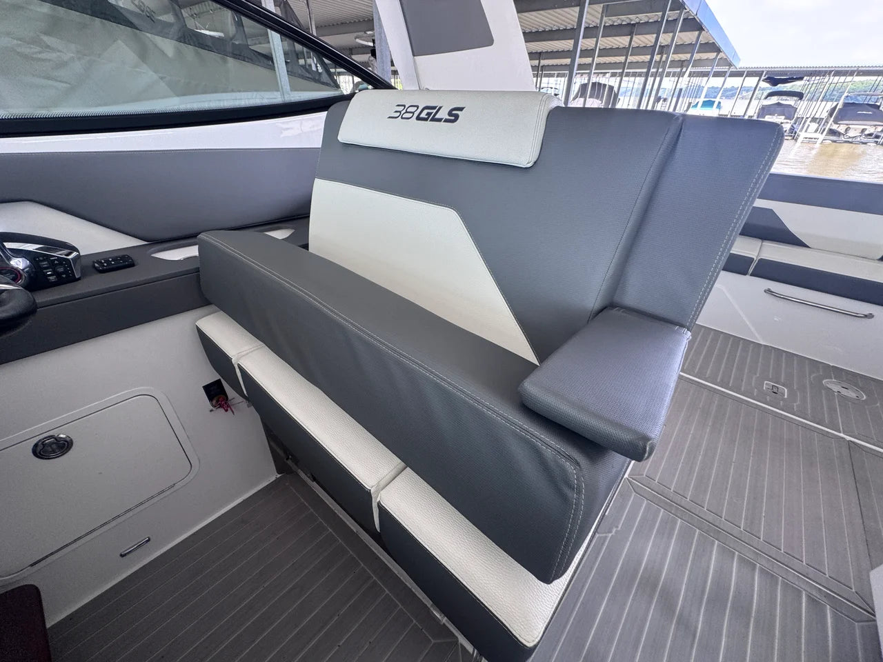 2023 Cruisers Yachts 38 GLS 38.0 feet, Lake Ozark, MO #18