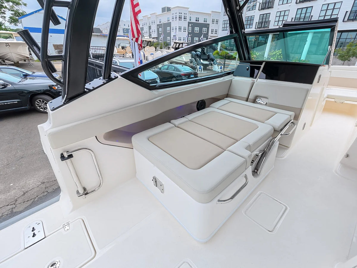 2027 Boston Whaler 280 Vantage 28.0 feet, Norwalk, Connecticut #11