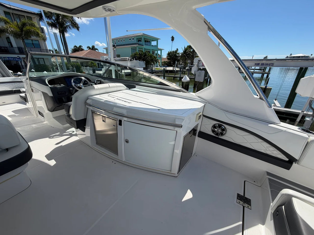 2023 Regal 33 OBX 33.0 feet, Maderia Beach, FL #8