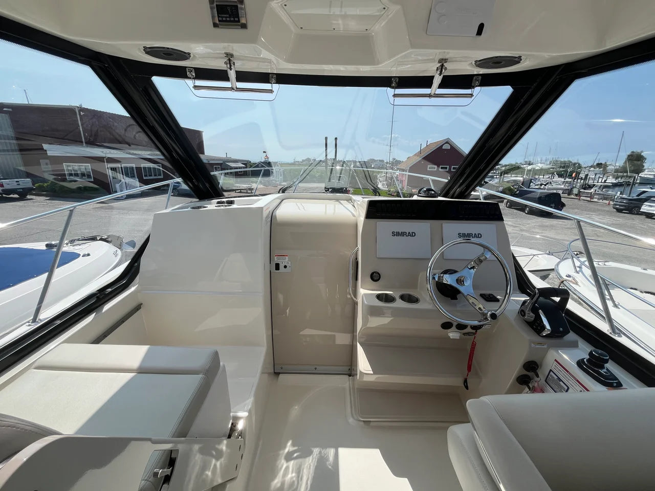 2025 Boston Whaler 325 CONQUEST 32.0 feet, Westbrook, CT #18