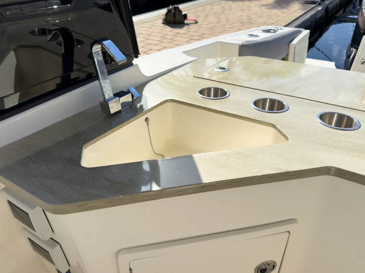2025 Boston Whaler 350 REALM 35.0 feet, Fort Myers, FL #26