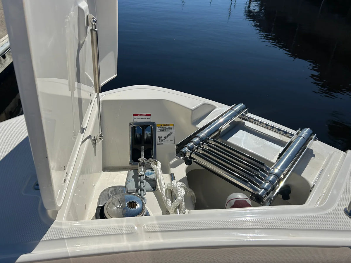 2027 Boston Whaler 330 Vantage 33.0 feet, Pensacola, Florida #33
