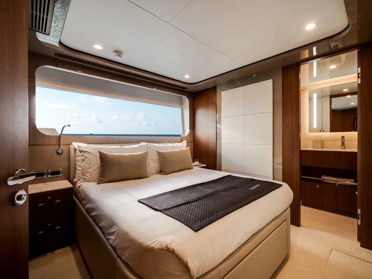 2026 Ocean Alexander 30R 98.0 feet, Pompano Beach, FL #59