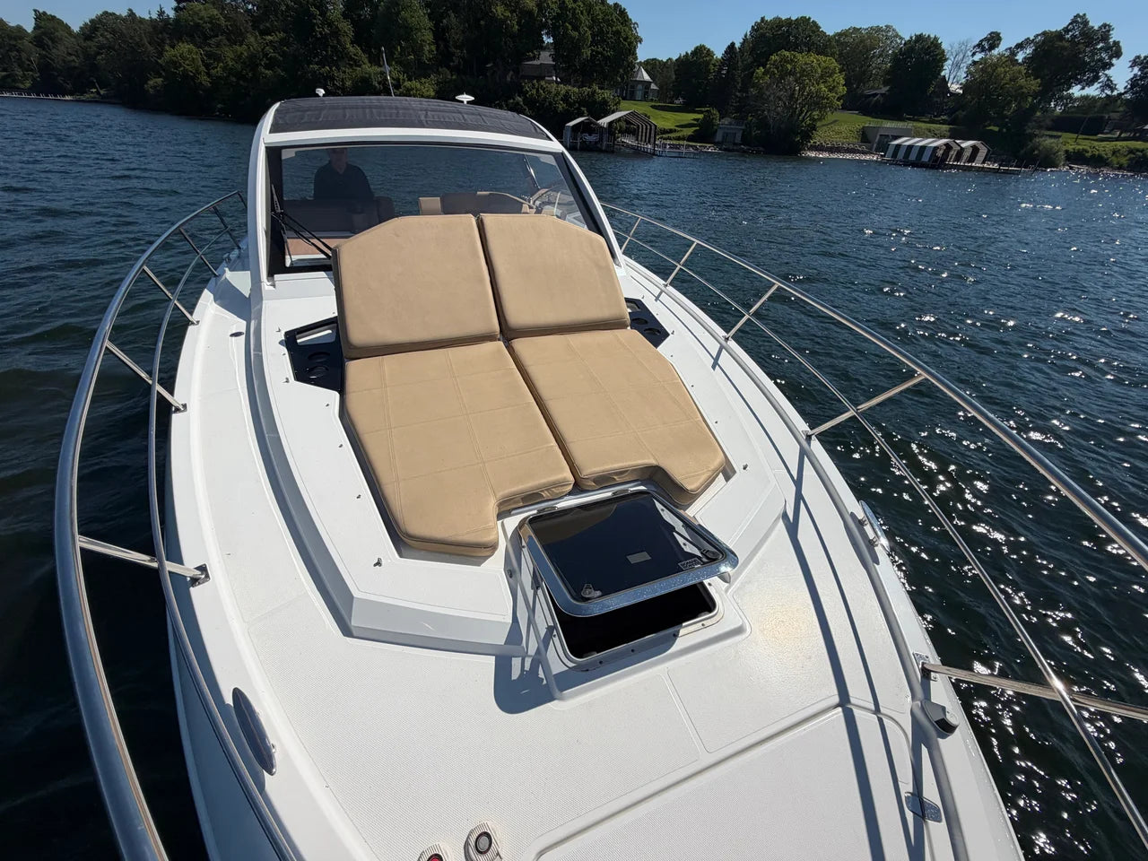 2015 Cruisers Yachts 390 EXPRESS COUPE 39.0 feet, Excelsior, Minnesota #54