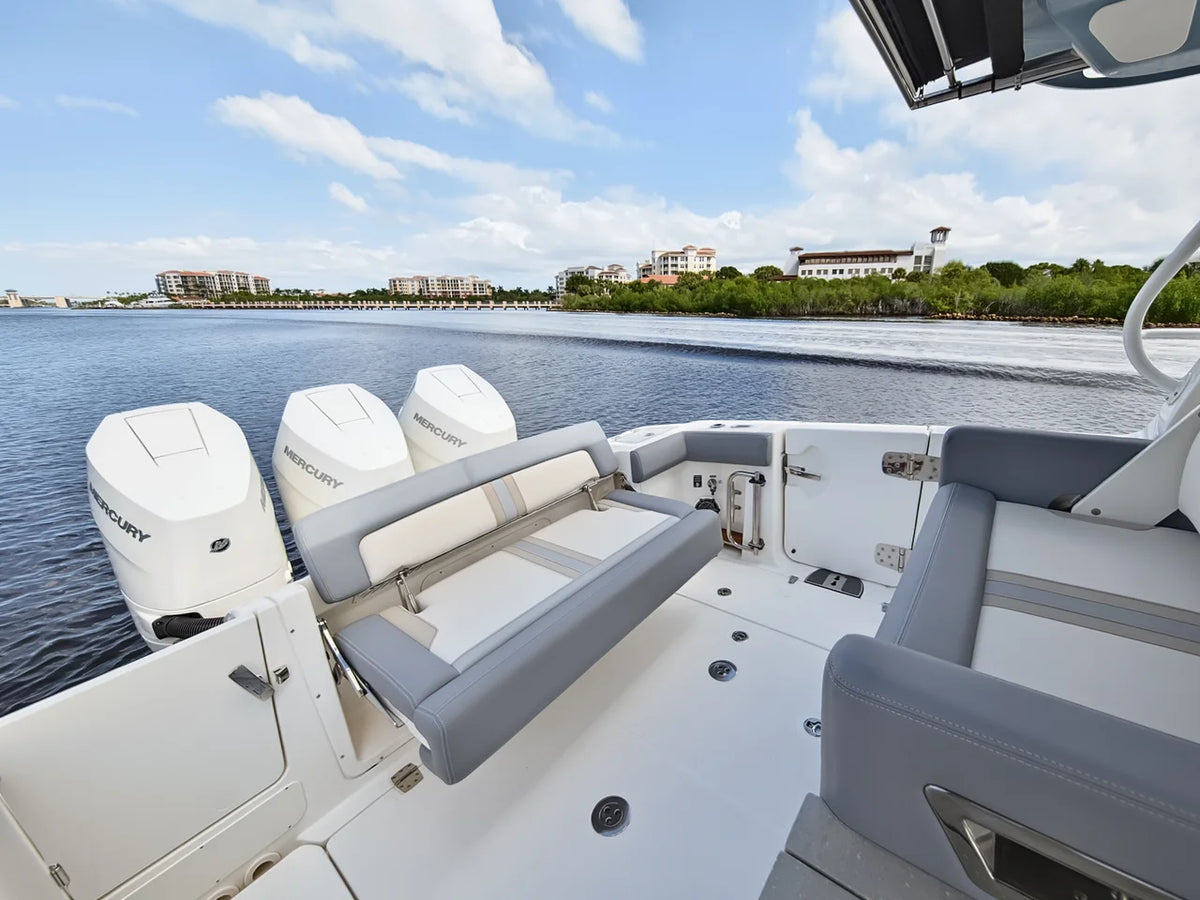 2025 Boston Whaler 350 REALM 35.0 feet, Stuart, Florida #46