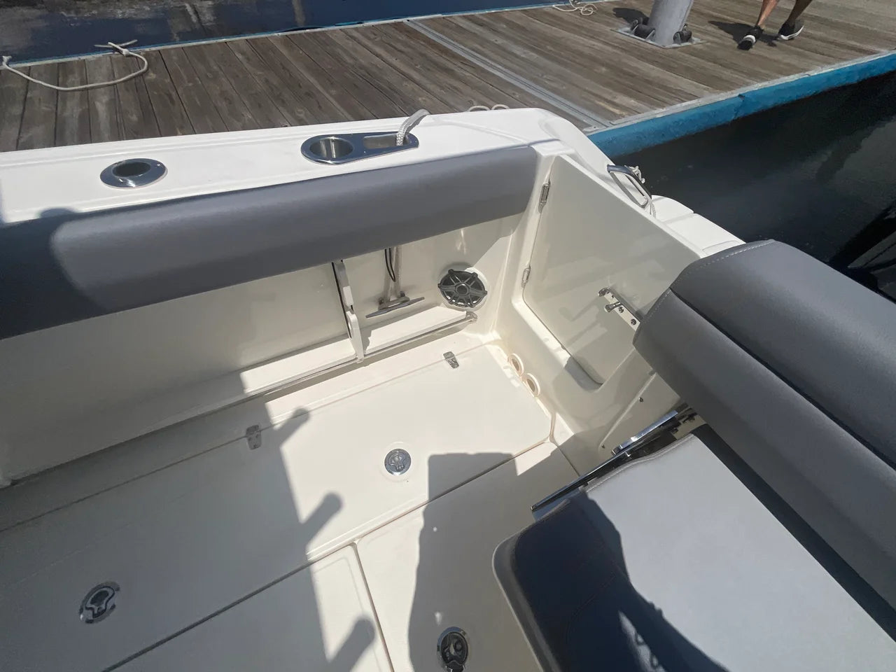 2027 Boston Whaler 250 Outrage 25.0 feet, Jacksonville Beach, Florida #9