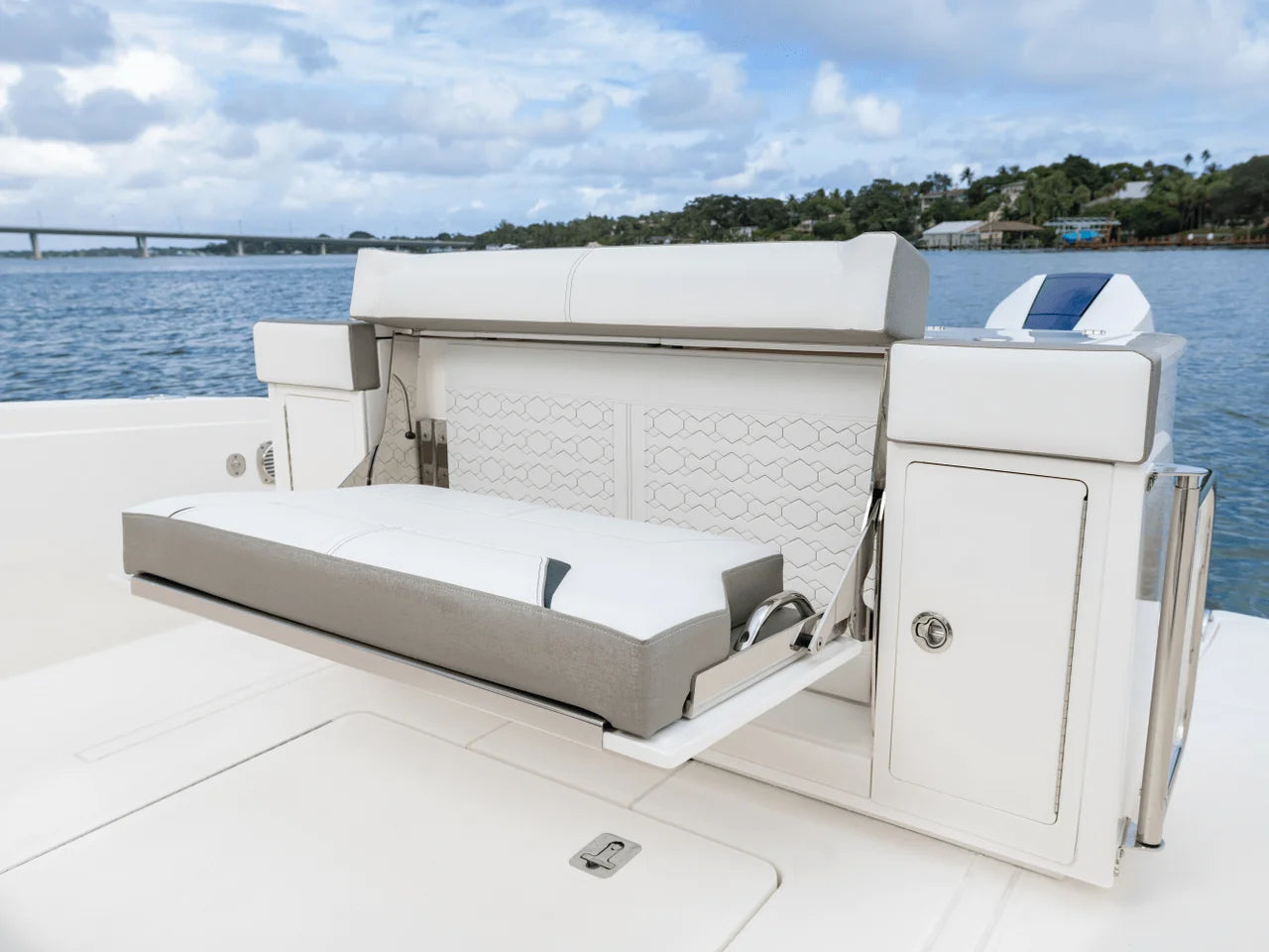 2025 Tiara Yachts LS 34 34.0 feet, Inuvik, Northwest Territories #41