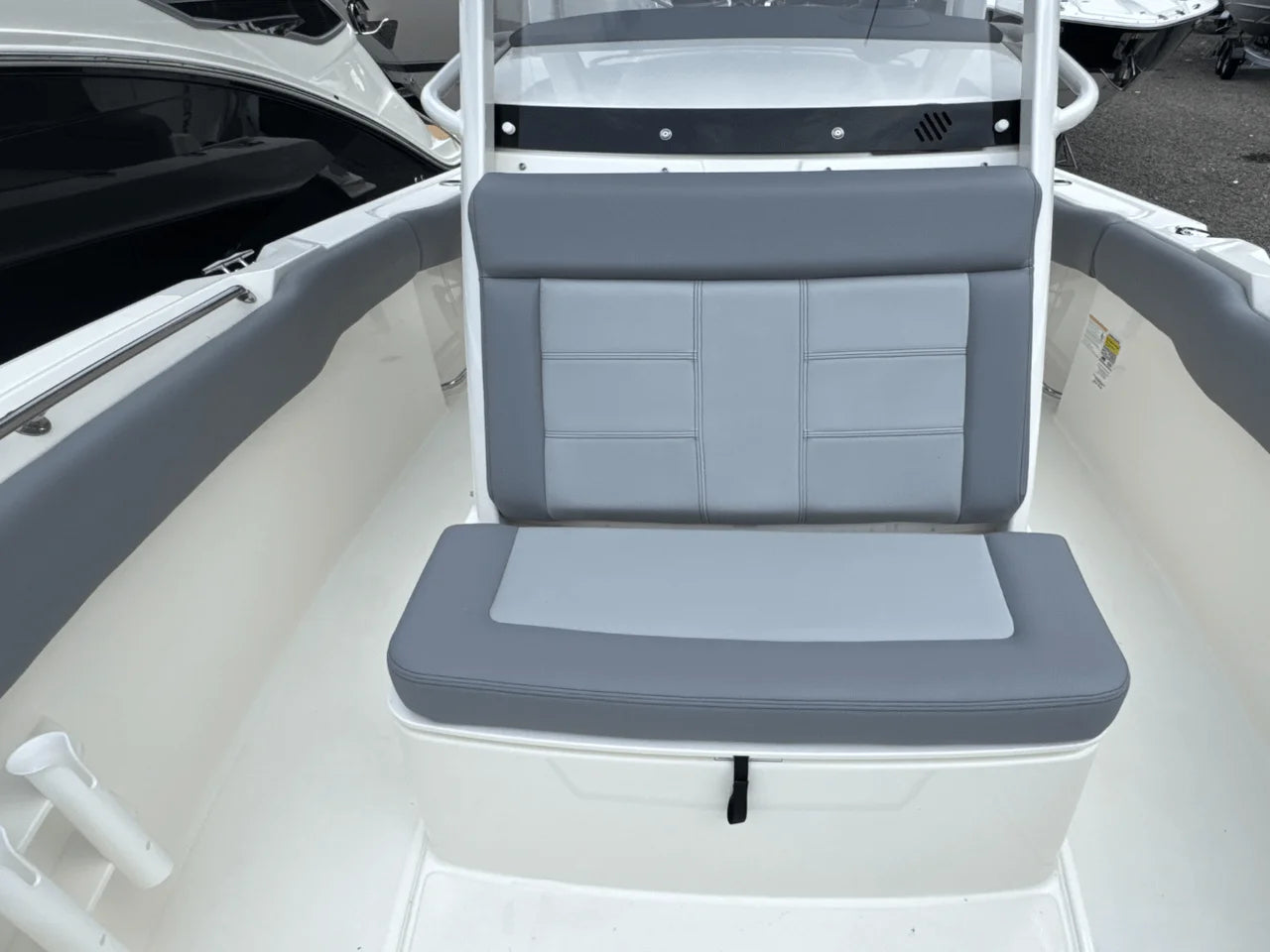 2026 Boston Whaler 230 Outrage 23.0 feet, Huntington, NY #41
