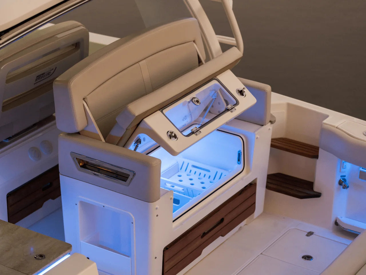 2027 Boston Whaler 380 Realm 38.0 feet, Naples, Florida #71