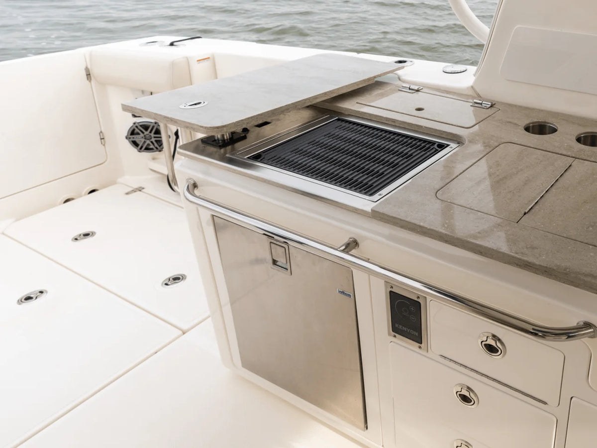 2027 Boston Whaler 380 Realm 38.0 feet, Naples, Florida #93
