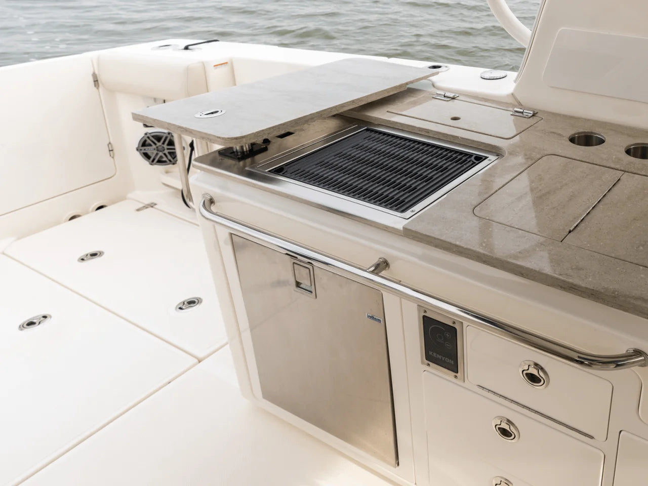2027 Boston Whaler 380 Realm 38.0 feet, Naples, Florida #93