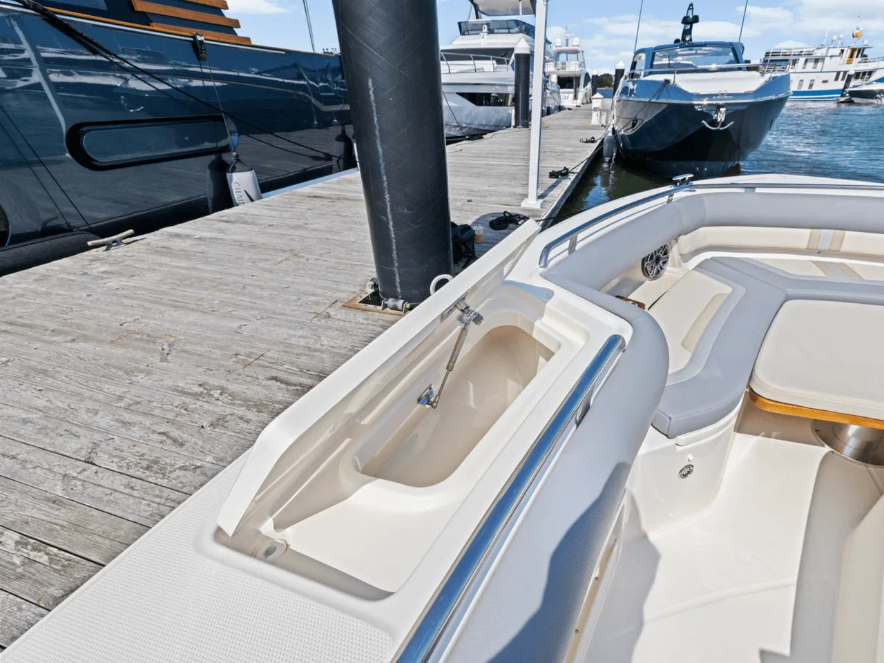 2025 Boston Whaler 380 Realm 38.0 feet, Quincy, MA #44