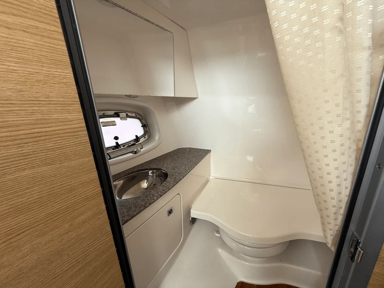2015 Chaparral 327 SSX 32.0 feet, Grasonville, Maryland #24
