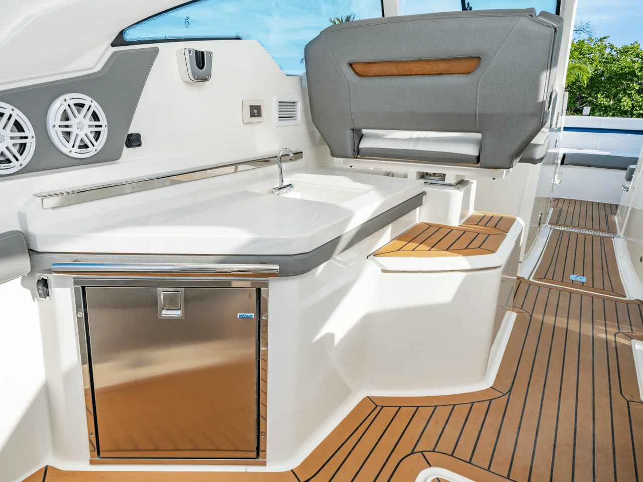 2025 Tiara Yachts LX 34 34.0 feet, Inuvik, Northwest Territories #37
