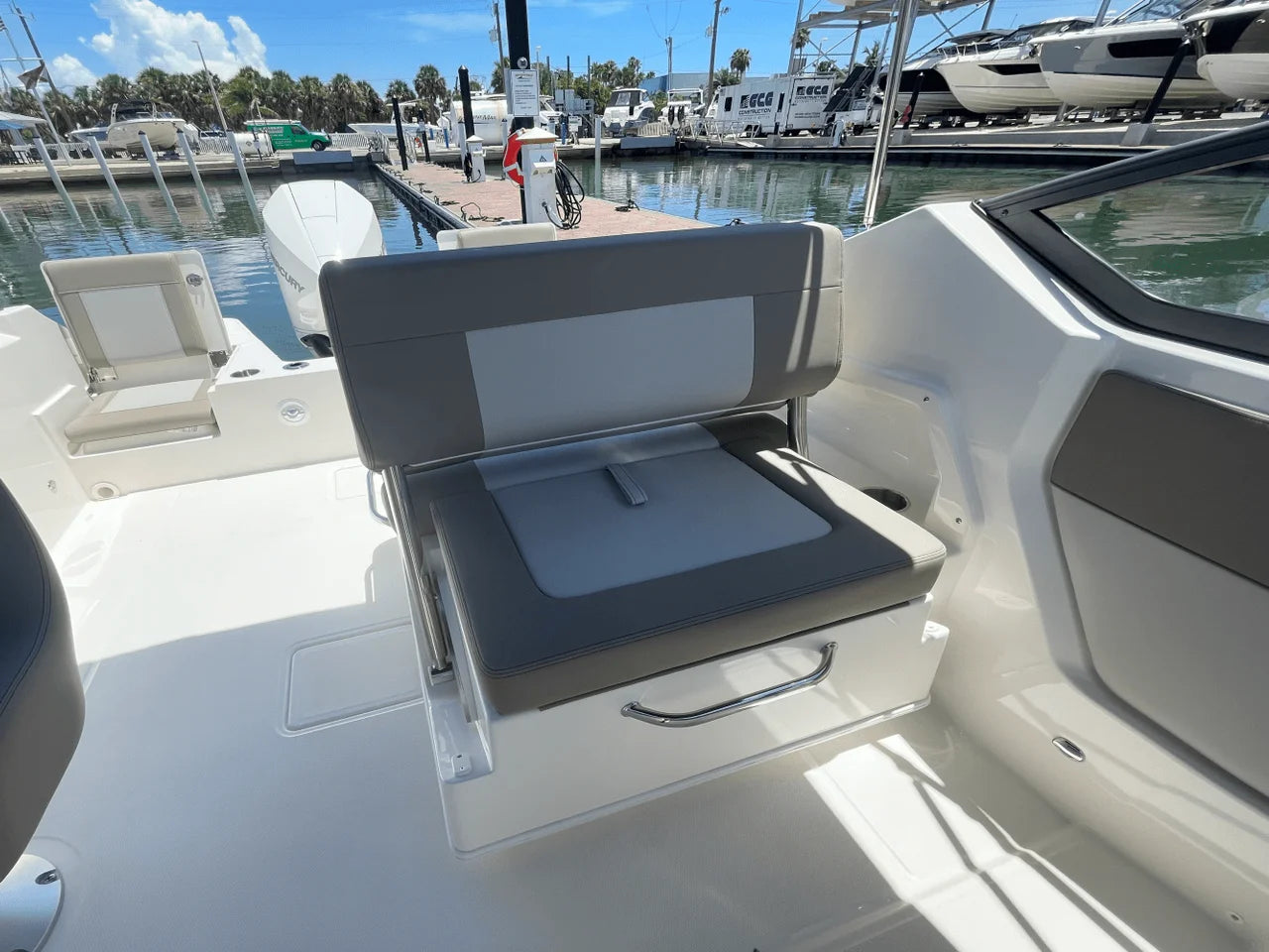 2025 Boston Whaler 210 Vantage 21.0 feet, Sarasota, Florida #24