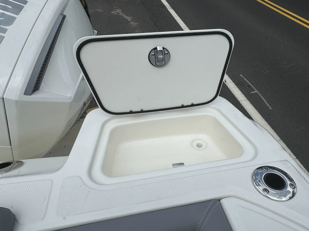 2026 Boston Whaler 250 Outrage 25.0 feet, Huntington, NY #12