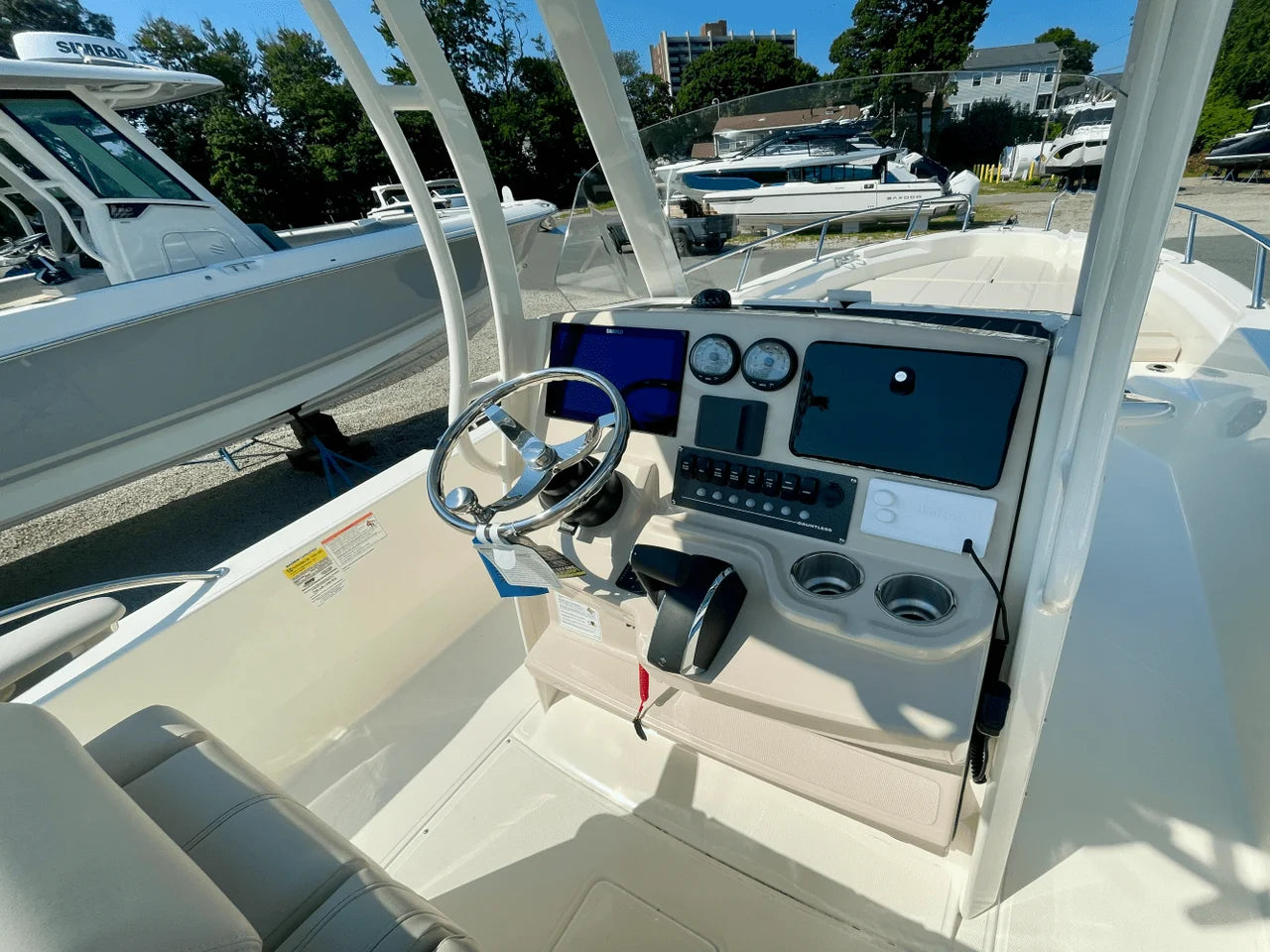 2026 Boston Whaler 250 Dauntless 25.0 feet, Quincy, MA #16