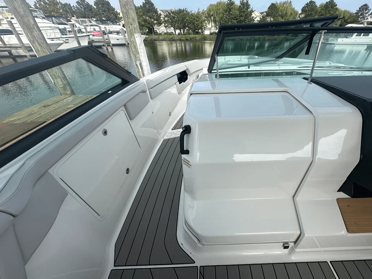 2025 Sea Ray SLX 400 Outboard 40.0 feet, Grasonville, MD #21