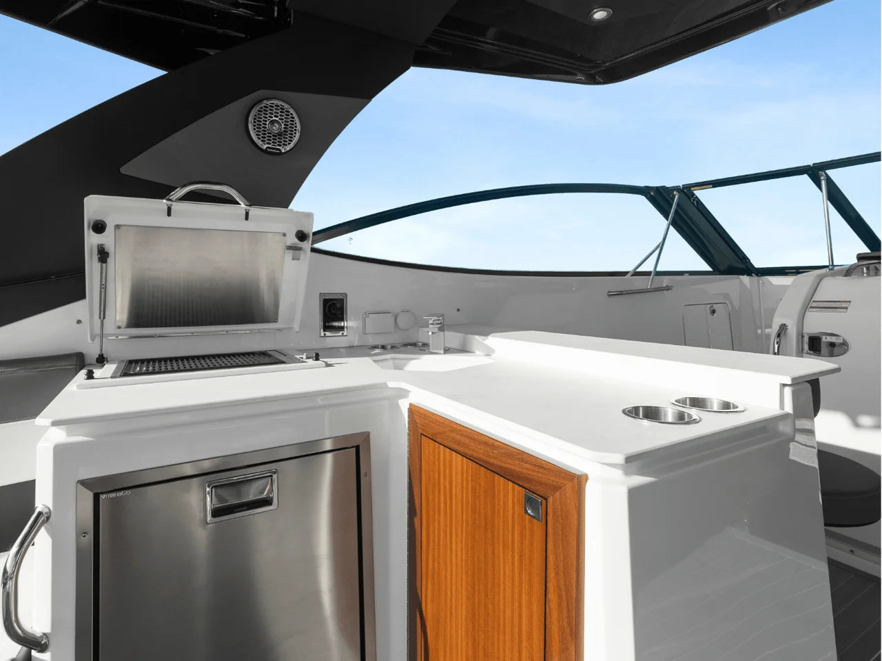 2026 Cruisers Yachts 38 GLS Outboard 38.0 feet, Inuvik, Northwest Territories #37
