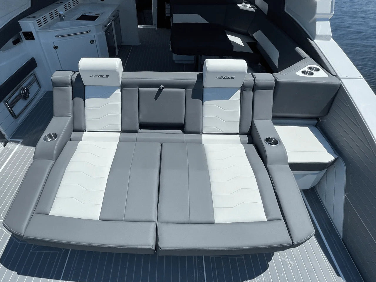 2026 Cruisers Yachts 42 GLS 42.0 feet, Inuvik, Northwest Territories #5
