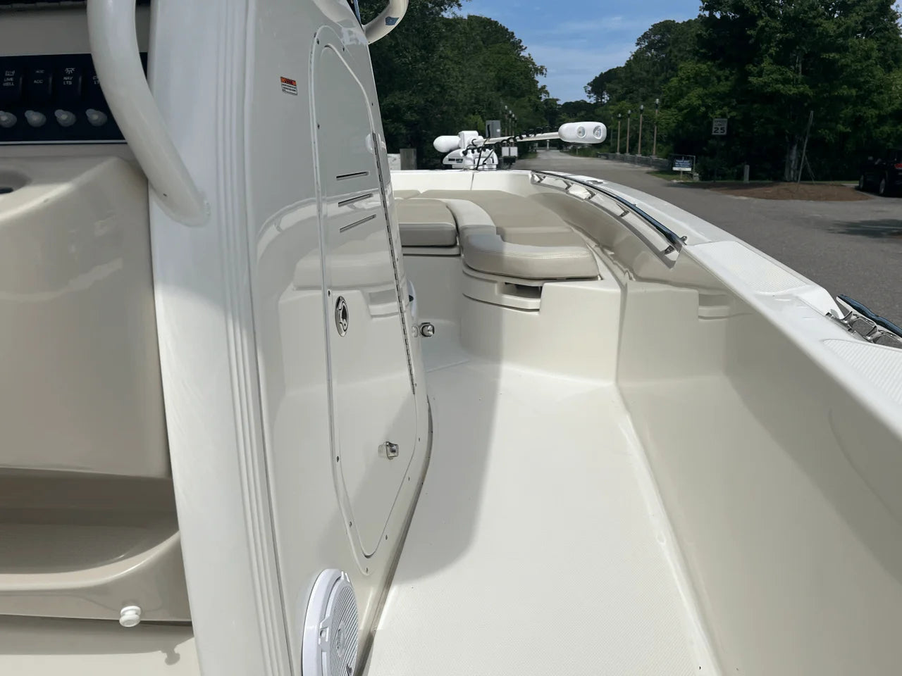 2019 Boston Whaler 240 DAUNTLESS 24.0 feet, Charleston, SC #17
