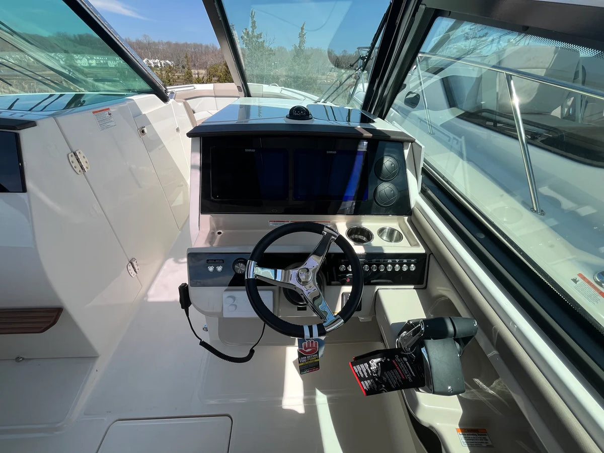 2026 Boston Whaler 330 Vantage 33.0 feet, Westbrook, Connecticut #24