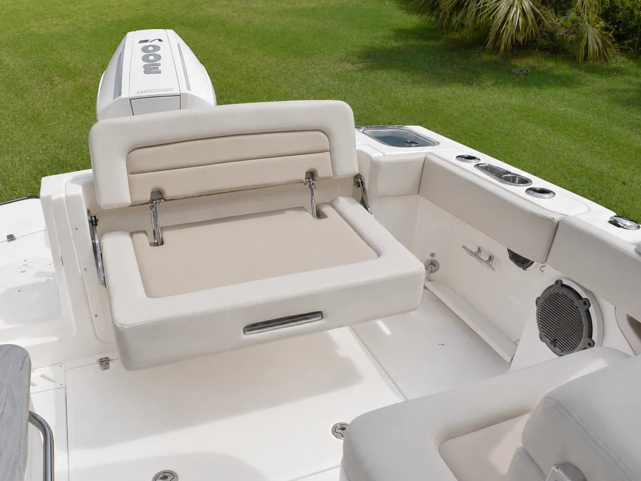 2026 Boston Whaler 240 Vantage 24.0 feet, Thunderbolt, GA #8